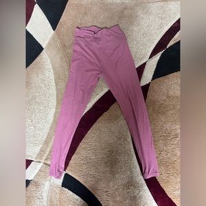 Pink stretchy leggings